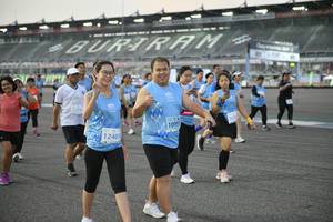 BIB: 1141, 5093
                            <button type="button" onclick="openModal(10466197)" class="btn btn-primary btn-sm float-right btn-popup" data-toggle="modal" data-target=".modal-high-quality">
                        <i class="fas fa-shopping-cart"></i> Add to Cart
                    </button>
                                            <button type="button" onclick="isThisMe(10466197, true)" class="btn btn-success btn-sm float-right btn-popup btn-isme hidden" data-toggle="tooltip" data-placement="bottom" title="นี่คือรูปของคุณใช่ไหม คลิกที่นี่เพื่อเอาเข้าอัลบั้ม">
                        <i class="fas fa-plus"></i> Add to album
                    </button>
                    <button type="button" onclick="isThisMe(10466197, false)" class="btn btn-warning btn-sm float-right btn-popup btn-isnotme hidden">
                        <i class="fas fa-ban"></i> Remove from album
                    </button>